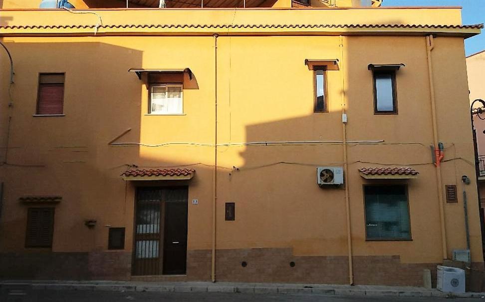 Casa Vacanza Trappeto Palermo Villa Bagian luar foto