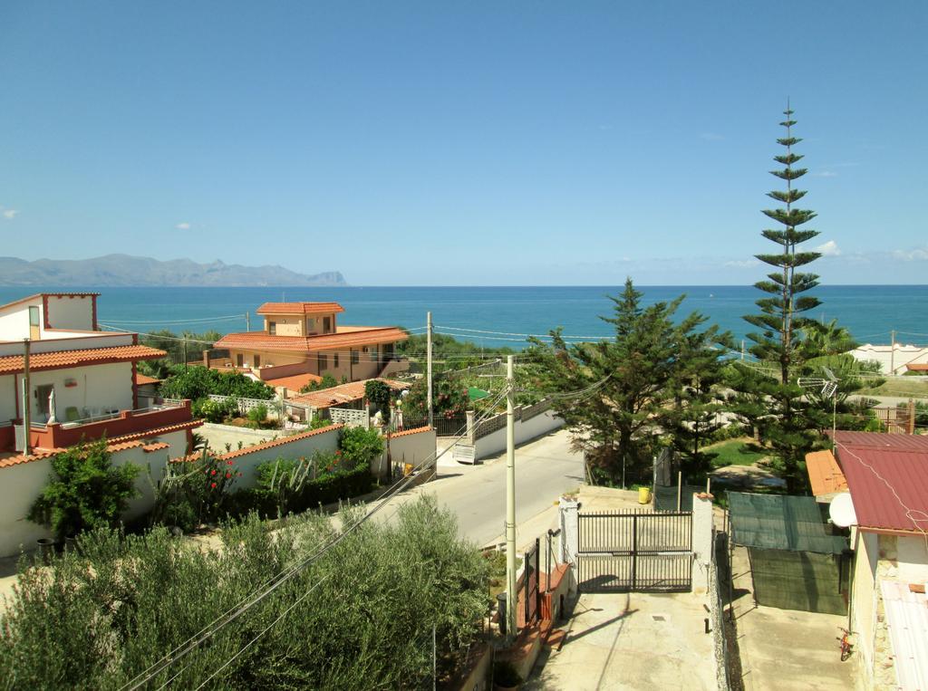 Casa Vacanza Trappeto Palermo Villa Bagian luar foto