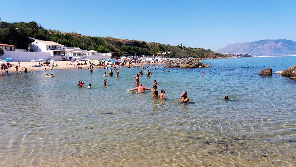 Casa Vacanza Trappeto Palermo Villa Bagian luar foto