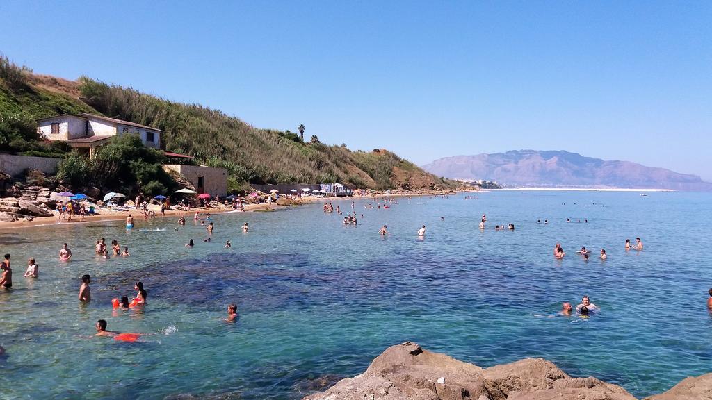Casa Vacanza Trappeto Palermo Villa Bagian luar foto
