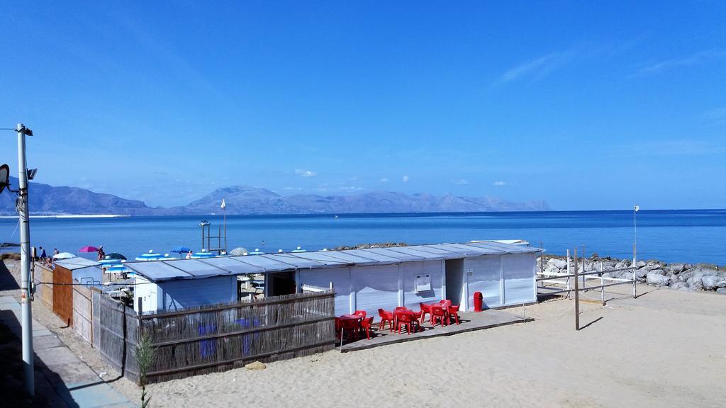 Casa Vacanza Trappeto Palermo Villa Bagian luar foto